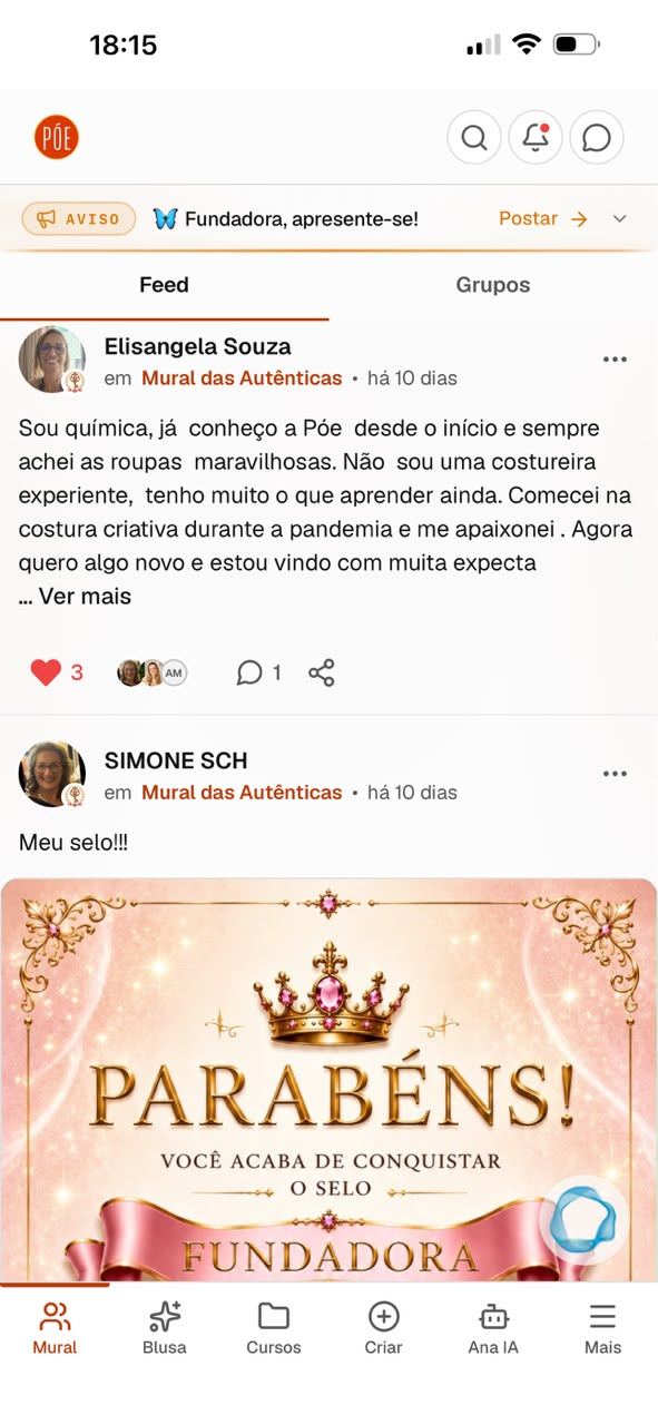 Aluna comemorando seu selo no Mural