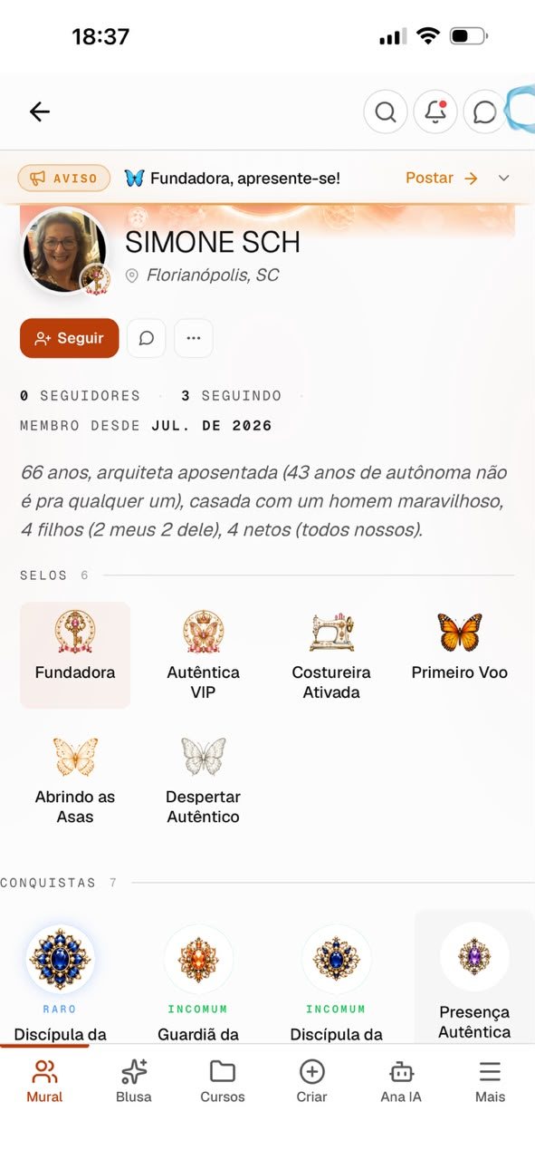 Perfil da aluna Simone no app com selos e conquistas
